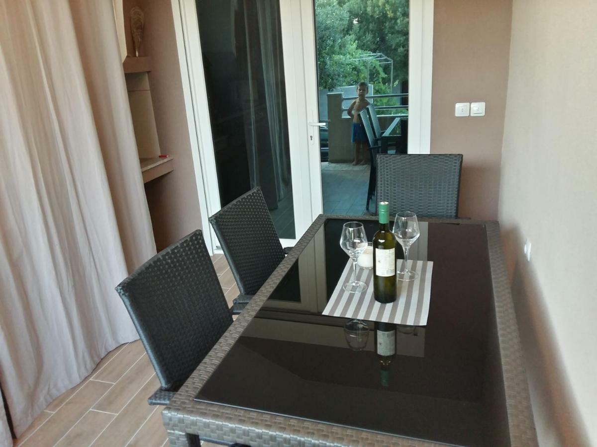 Apartment Vila Nina Petrcane Εξωτερικό φωτογραφία